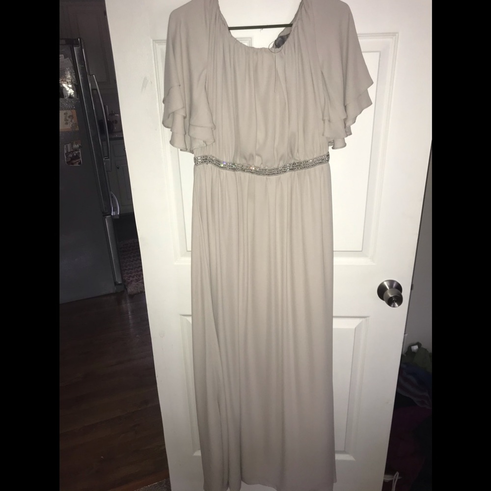 Dress - Picture 2 of 2